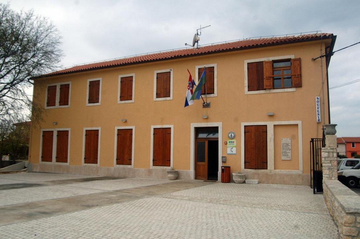 slika zgrade Kamenjak